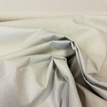 Baumwollstoff – feine Streifen Beige auf Weiß