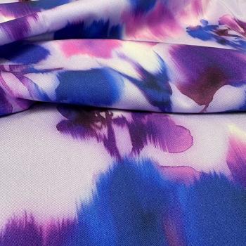Viskose Twill – Fliederfarbener Stoff mit watercolor Blumendesign