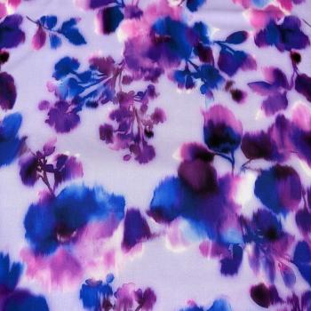 Viskose Twill – Fliederfarbener Stoff mit watercolor Blumendesign