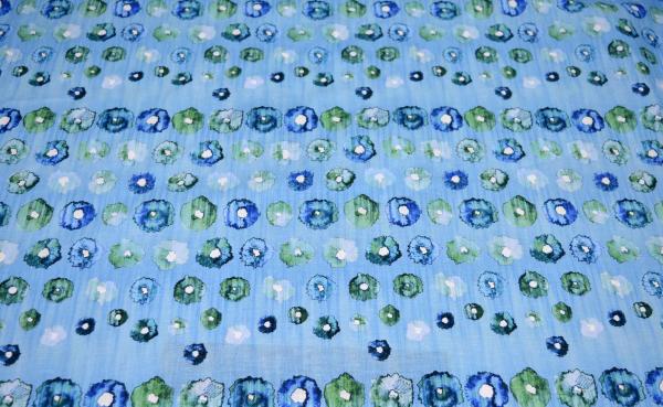 Baumwolle mit Leinenstruktur, aquarellierte  Blüten auf hellblau