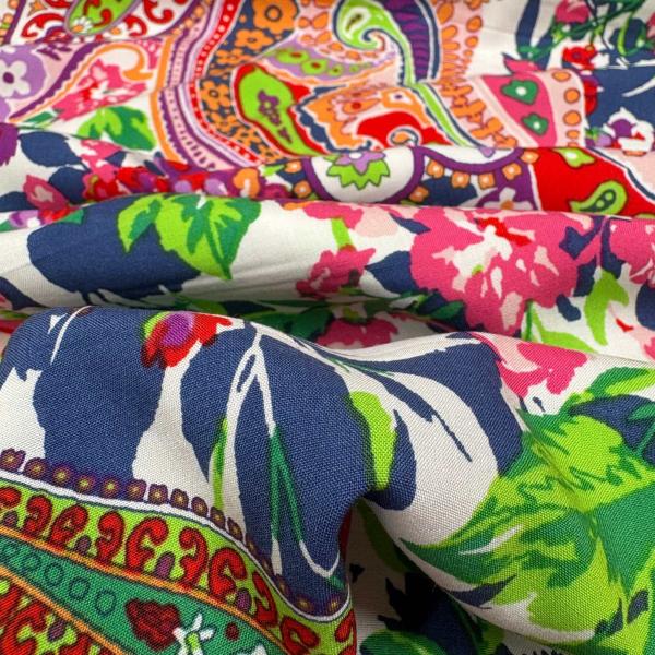 Farbenfrohe Viskose mit Blüten & Paisley